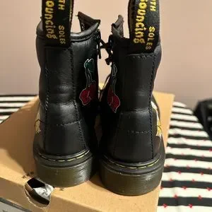 DR MARTENS 1460 J, Botas Clasicas Unisex Niños